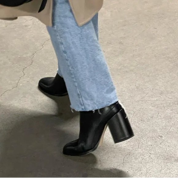 Dear Frances Spirit Boot in Black, Size 9 - Picture 2 of 9